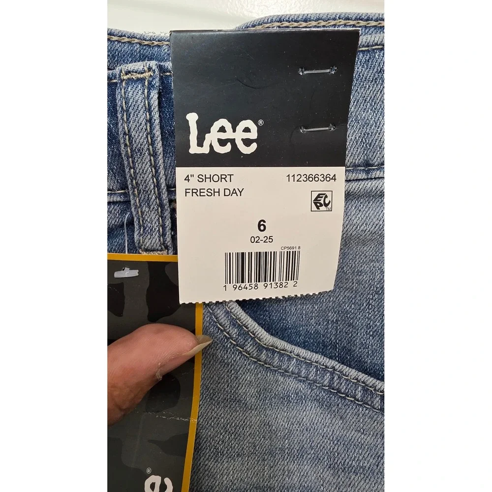 NEW Lee Denim Shorts Womens 6 Blue Fresh Day High Rise 4 Inch 112366364